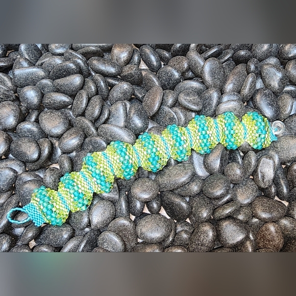 Beaded Bracelet Handmade Blue & Green seed beads. - Picture 4 of 4